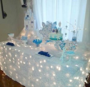 Decoração de festa infantil frozen - iluminação lúdica